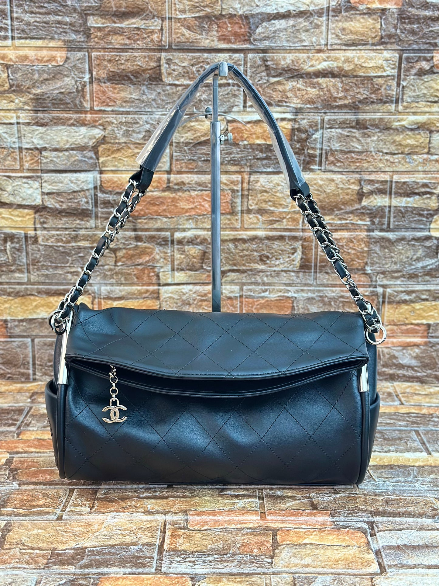 Chanel Ultimate Soft Hobo Black